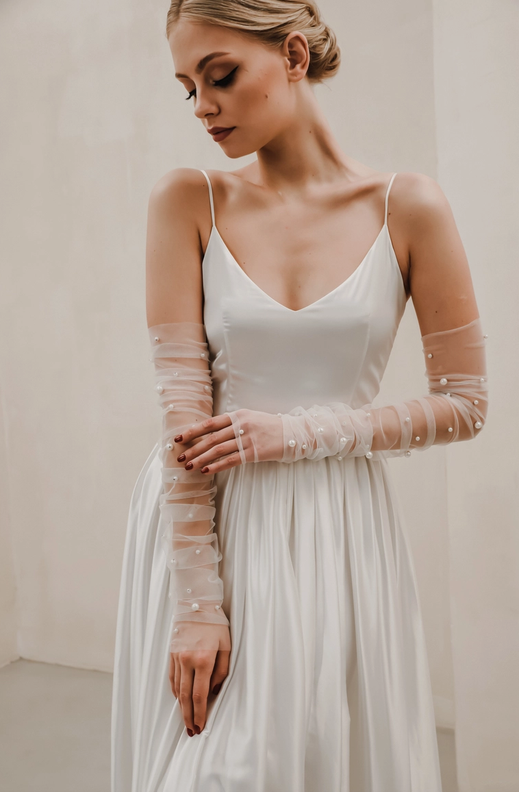 Ruched Pearl Gloves