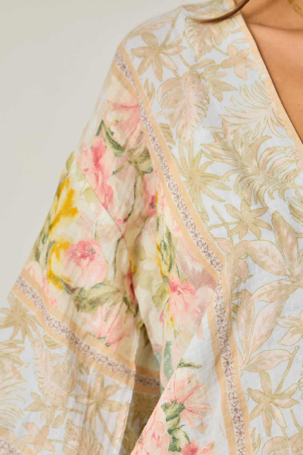 Border Print Front Wrap Kimono Top