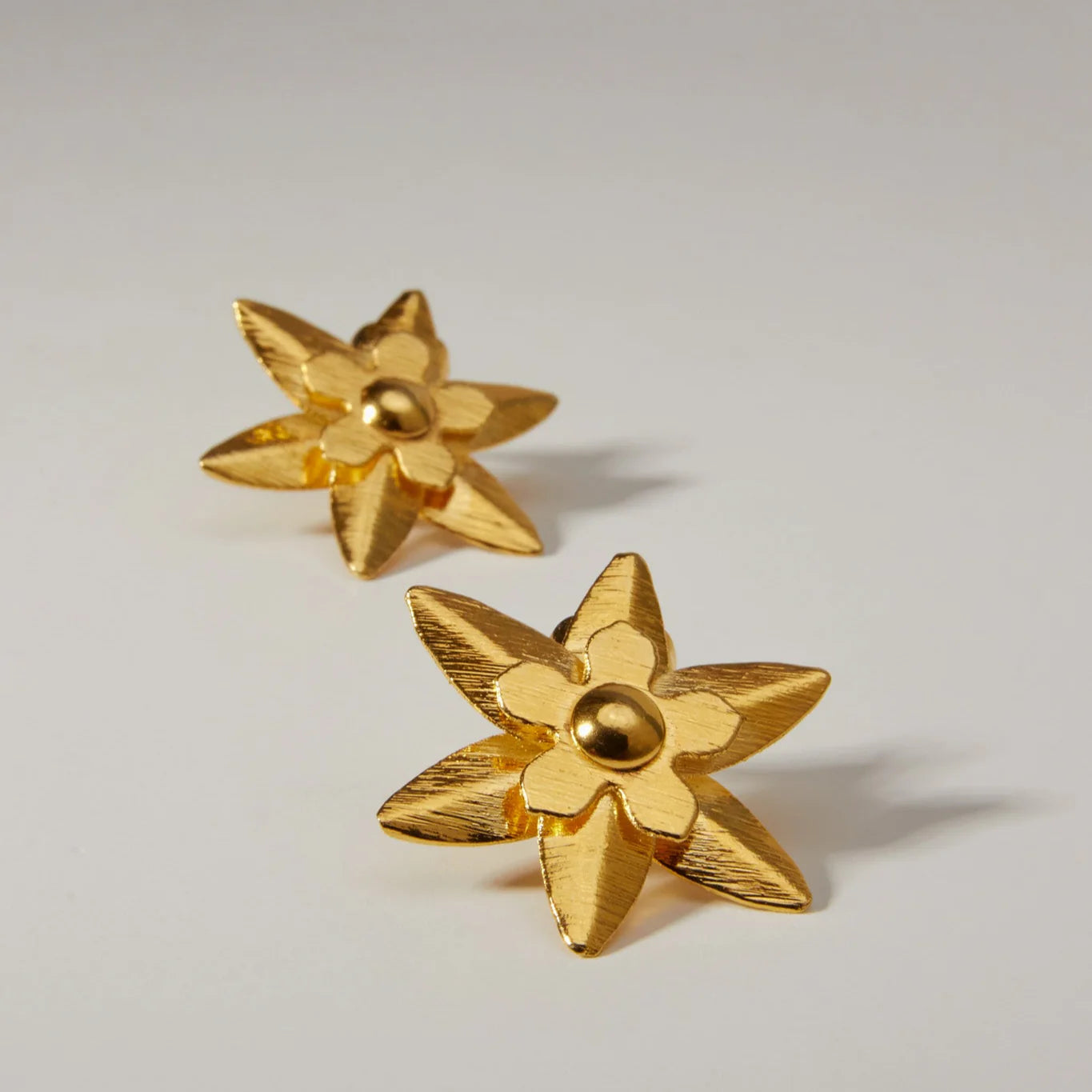 Flower Spikes Studs